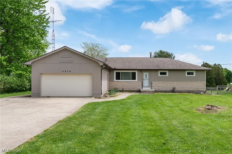 6974 Lutz Nw Avenue, Massillon, OH 44646 - #2