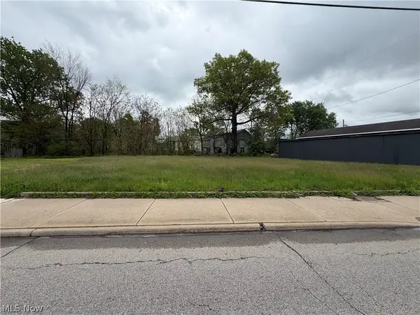 Elm Ne Road, Warren, OH 44483