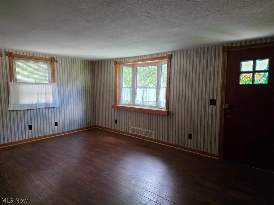 1528 40th Nw Street, Canton, OH 44709 - #2