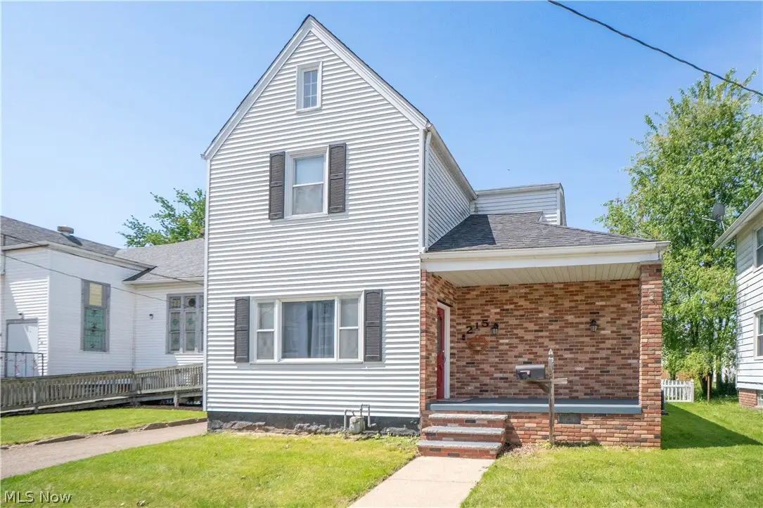 215 8th Sw Street, Massillon, OH 44647 - #1
