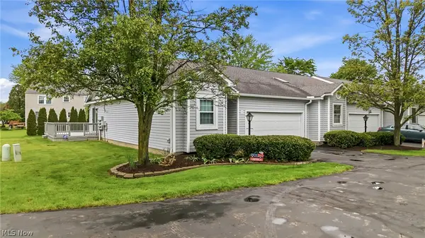 111 Greenfield Nw Oval, Warren, OH 44483