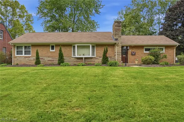 218 Bonnett Sw Street, North Canton, OH 44720