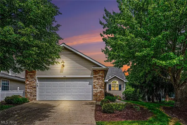 959 Grand View Lane, Aurora, OH 44202