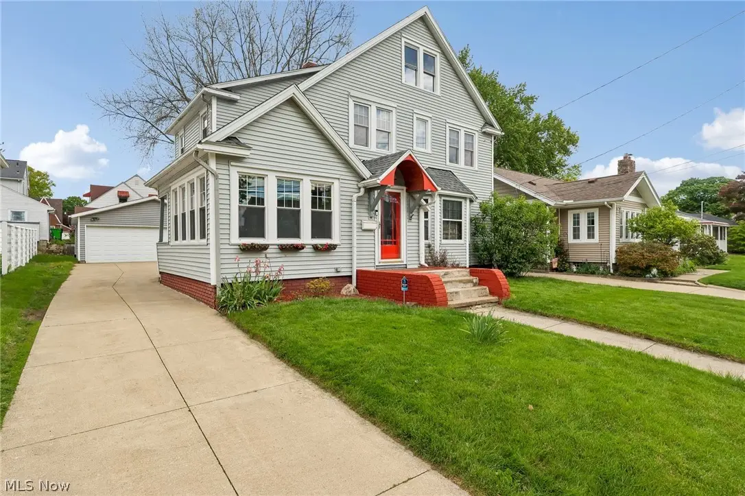 403 E Baird Avenue, Barberton, OH 44203 - #1