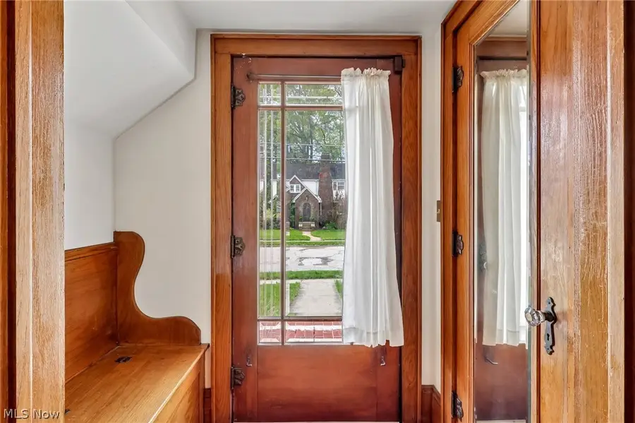 403 E Baird Avenue, Barberton, OH 44203 - #3