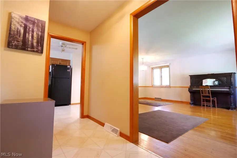 9307 Munich Drive, Parma, OH 44130 - #3