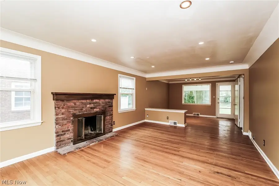 2371 Loyola Road, University Heights, OH 44118 - #3