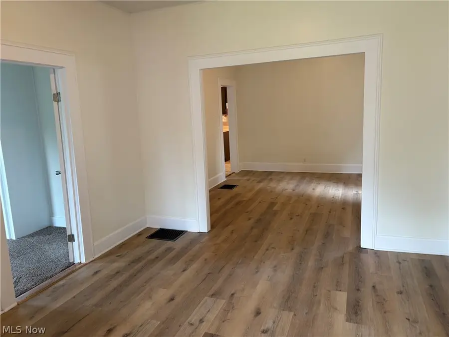 945 Davis Street, Akron, OH 44310 - #3