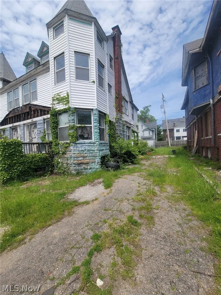 1737 Lakefront Avenue, East Cleveland, OH 44112 - #3