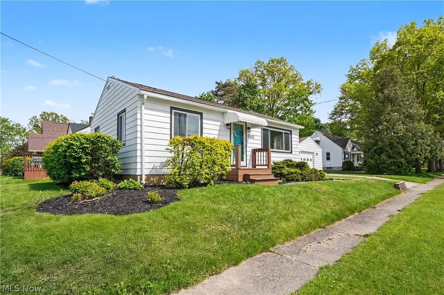2697 8th Street, Cuyahoga Falls, OH 44221 - #2
