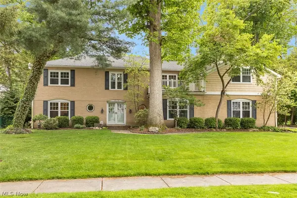 30475 Timber Lane, Bay Village, OH 44140