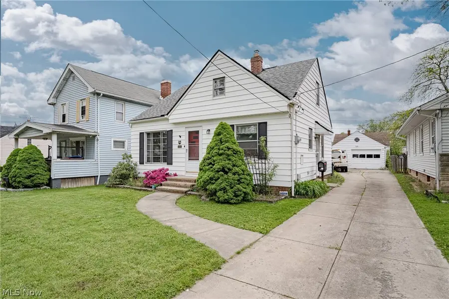 11104 Mccracken Road, Garfield Heights, OH 44125 - #2