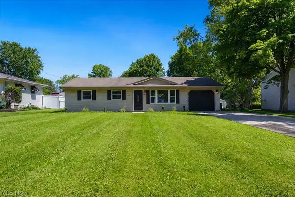 4542 Plumbrook Drive, Canfield, OH 44406