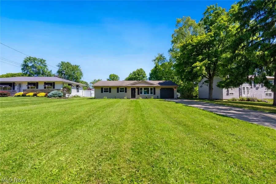 4542 Plumbrook Drive, Canfield, OH 44406 - #2