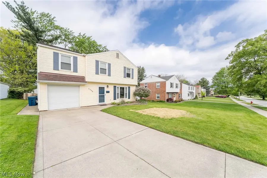 5368 Strawberry Lane, Willoughby, OH 44094 - #3