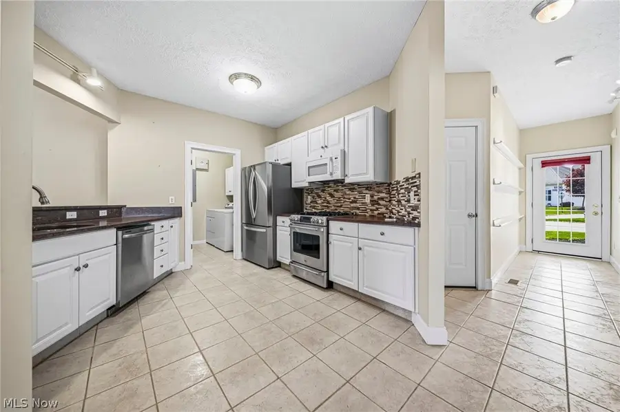 35 Gullybrook Lane, Willoughby Hills, OH 44094 - #2