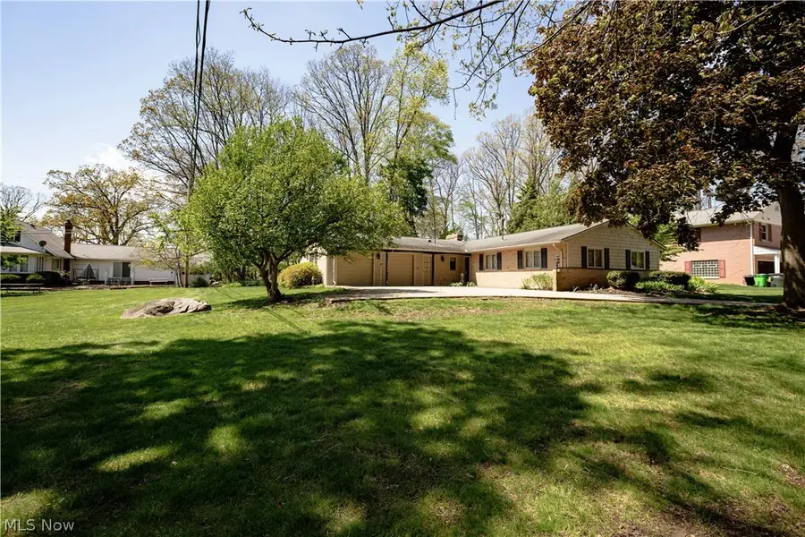 1009 Fair Oaks Sw Avenue, North Canton, OH 44720 - #2