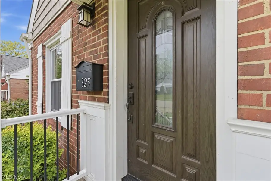325 E 326th Street, Willowick, OH 44095 - #3
