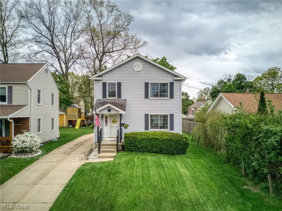 412 Lincoln Avenue, Cuyahoga Falls, OH 44221 - #2