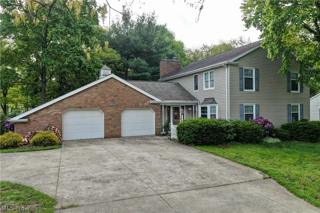1036 Briarview Nw Avenue, North Canton, OH 44720 - #1