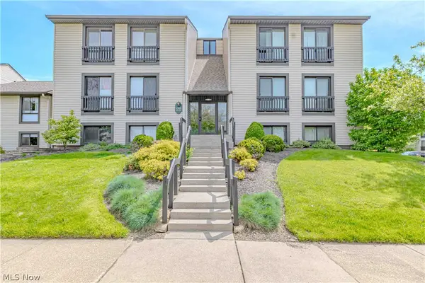 6300 Greenwood #402, Northfield, OH 44067