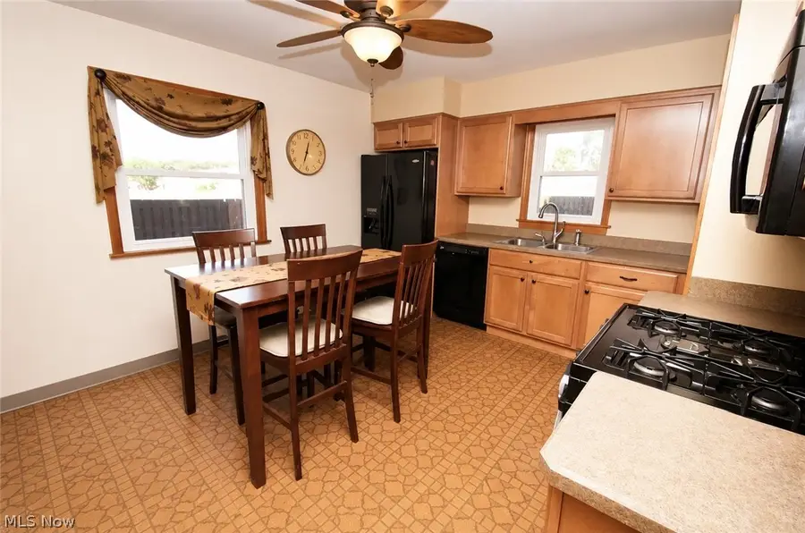 5036 Claremont Boulevard, Garfield Heights, OH 44125 - #3