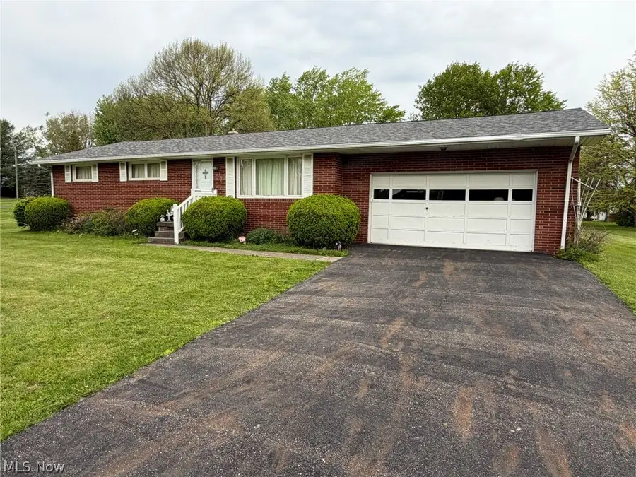 6391 Peach Ne Street, Louisville, OH 44641 - #2