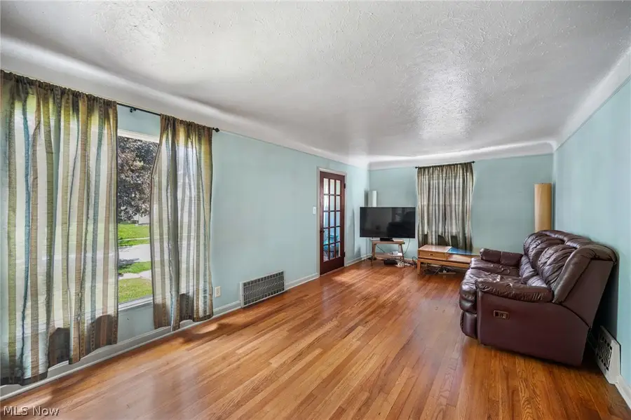 21570 Priday Avenue, Euclid, OH 44123 - #2