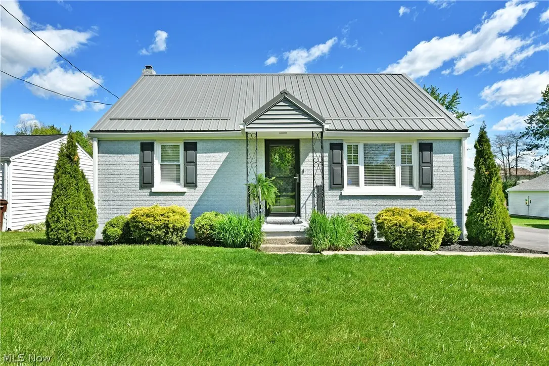 306 Glendola Nw Avenue, Warren, OH 44483 - #1
