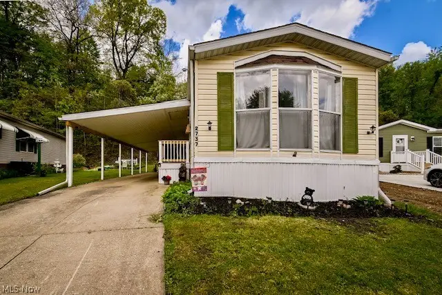 2737 Barn Sw Drive, Canton, OH 44706 - #2