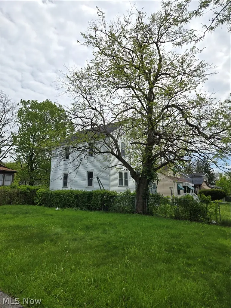 4285 E 162nd Street, Cleveland, OH 44128 - #2