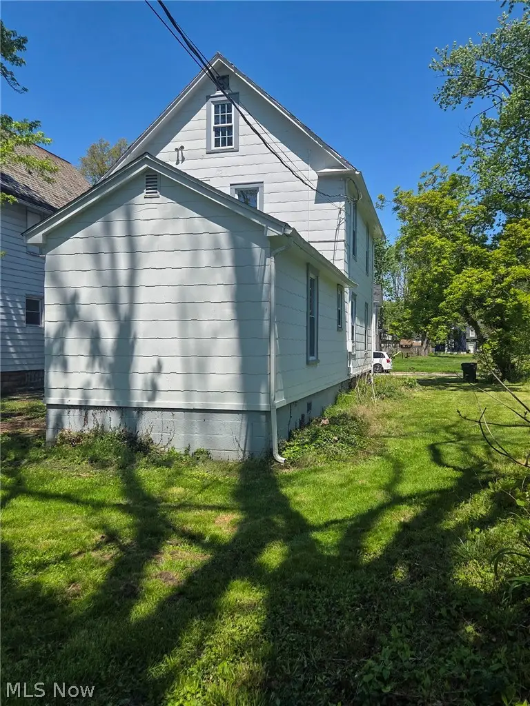 324 11th Street, Elyria, OH 44035 - #3