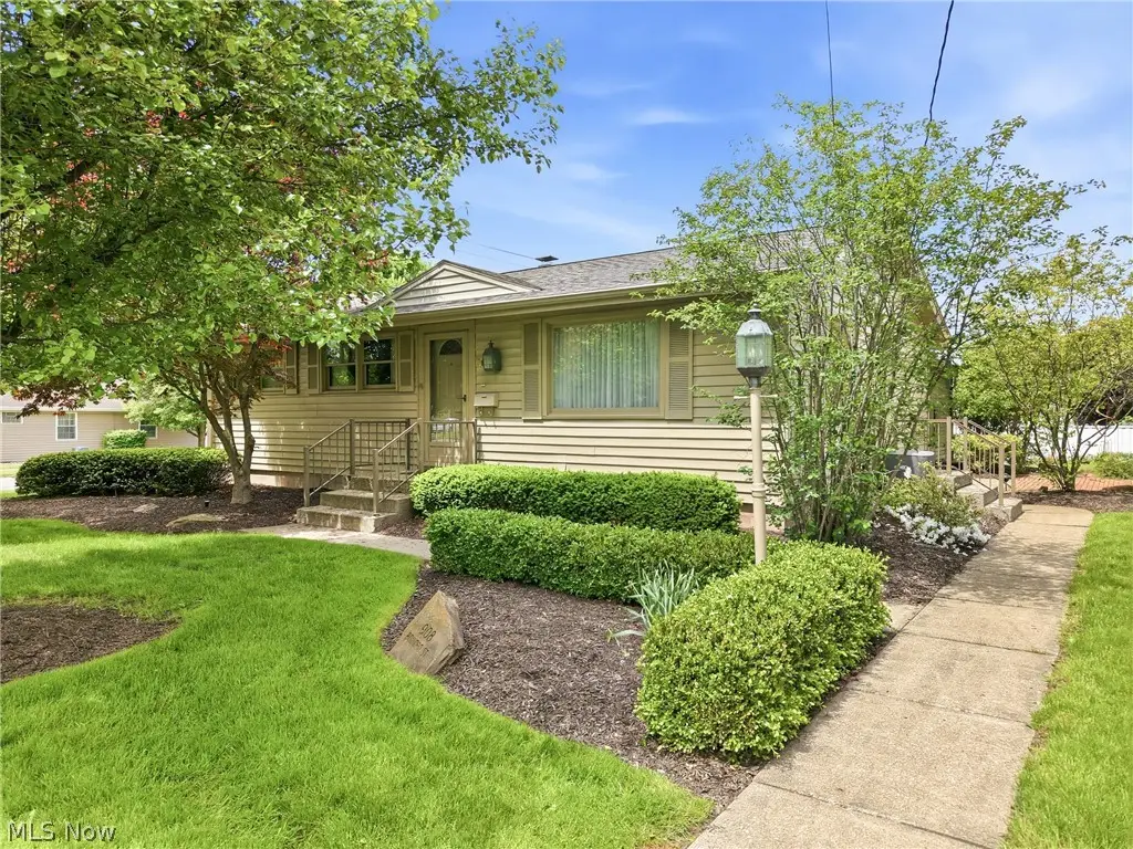 908 Bowman Street, Niles, OH 44446 - #1