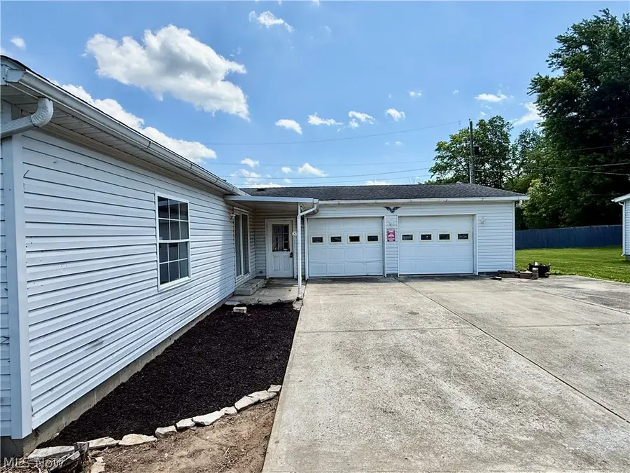 17 Stevy Lane, Frazeysburg, OH 43822 - #3