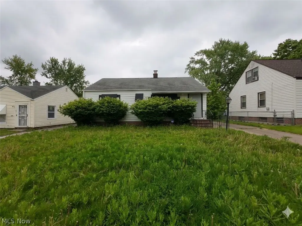 3915 E 189th Street, Cleveland, OH 44122 - #1