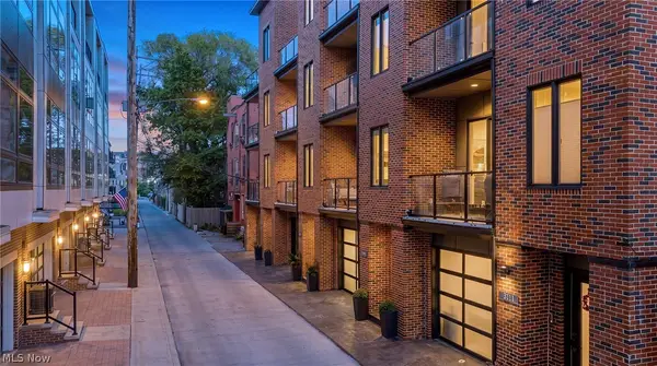 3111 Vine Court, Cleveland, OH 44113