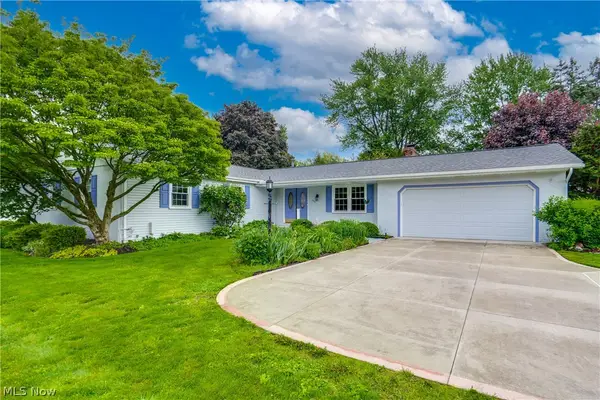 2420 Orchid Nw Street, North Canton, OH 44720
