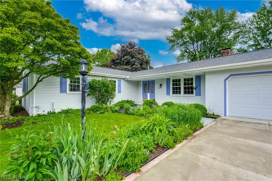 2420 Orchid Nw Street, North Canton, OH 44720 - #3