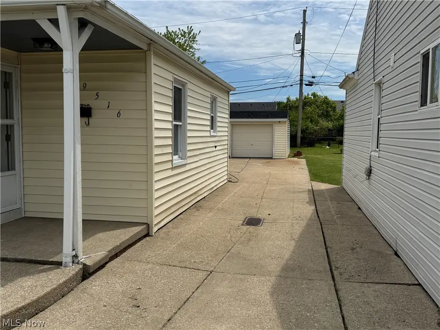 29516 Cresthaven Drive, Willowick, OH 44095 - #3