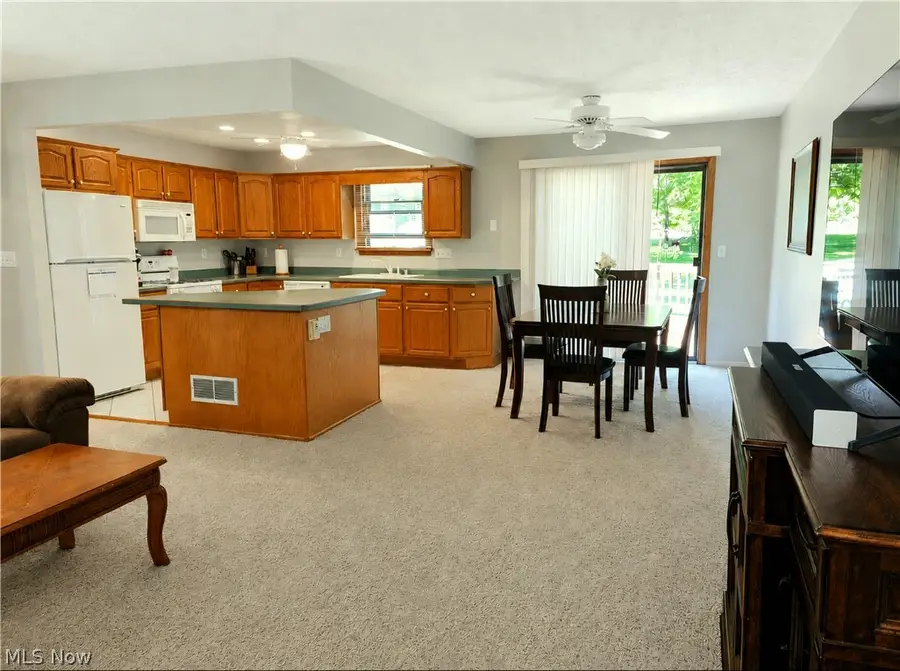 3438 Warren Meadville Road, Bazetta, OH 44410 - #2