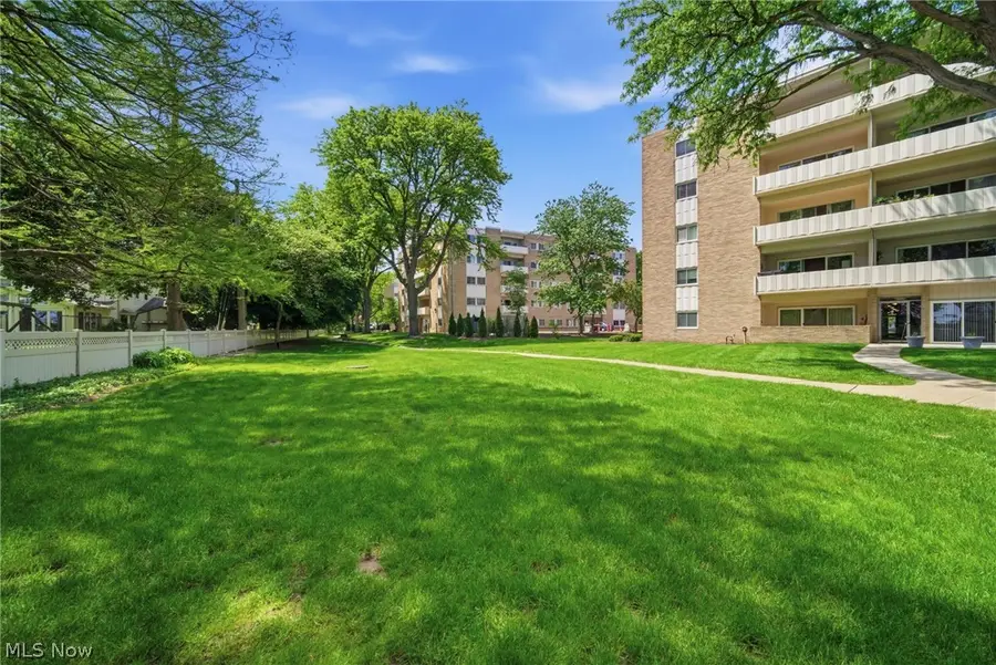 2039 Wooster Road, Rocky River, OH 44116 - #2