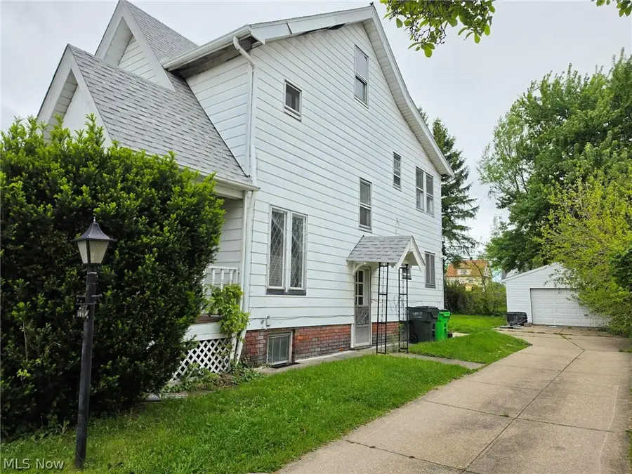 10605 Grace Avenue, Garfield Heights, OH 44125 - #3