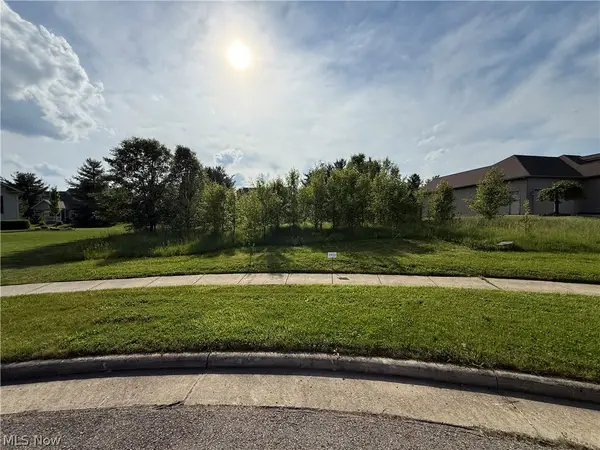40 Woodland Run, Canfield, OH 44406