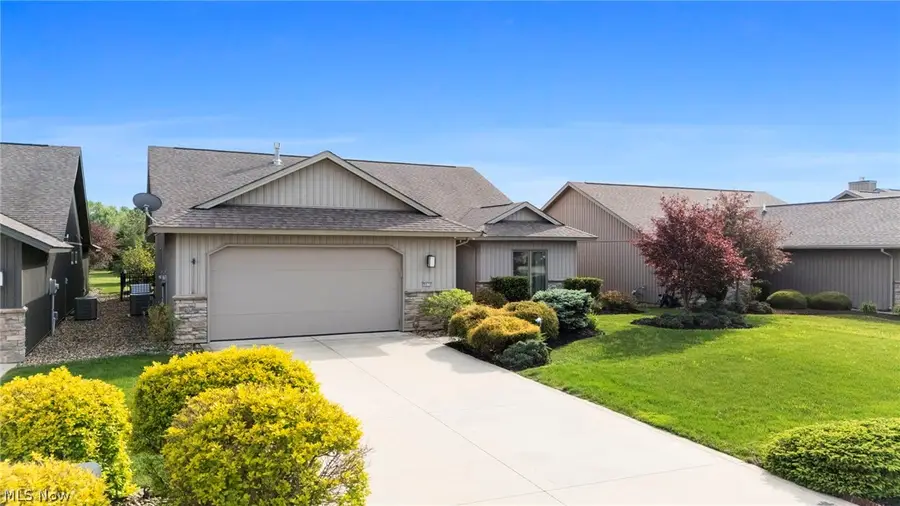 9070 Hummingbird Lane, North Ridgeville, OH 44039 - #3