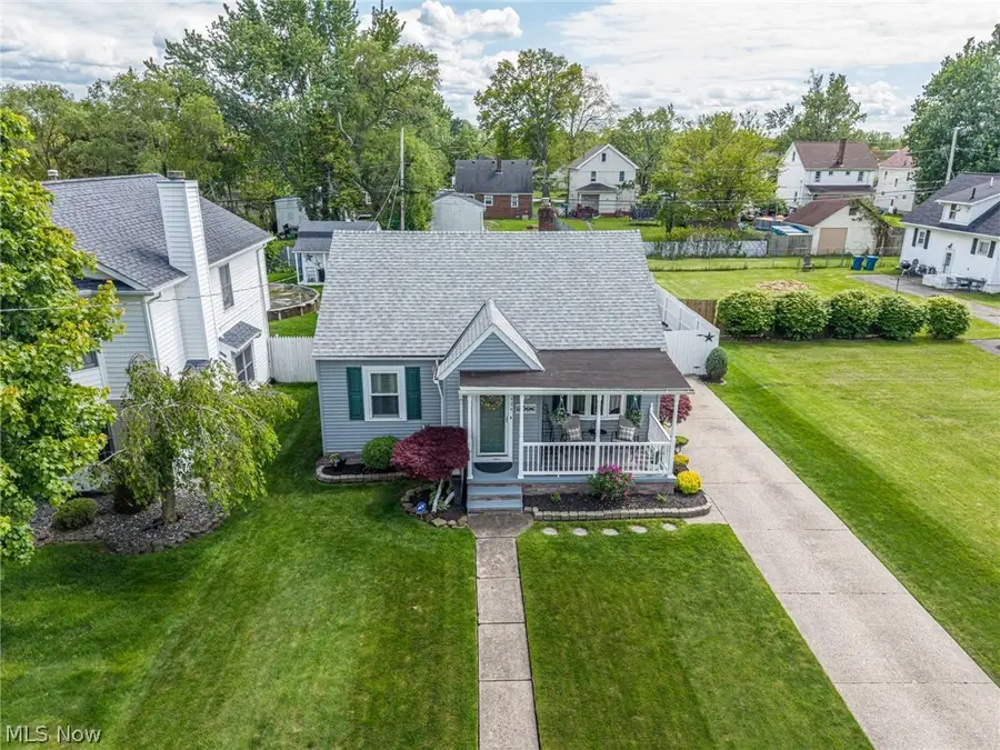 2424 E 30th Street, South Lorain, OH 44055 - #2