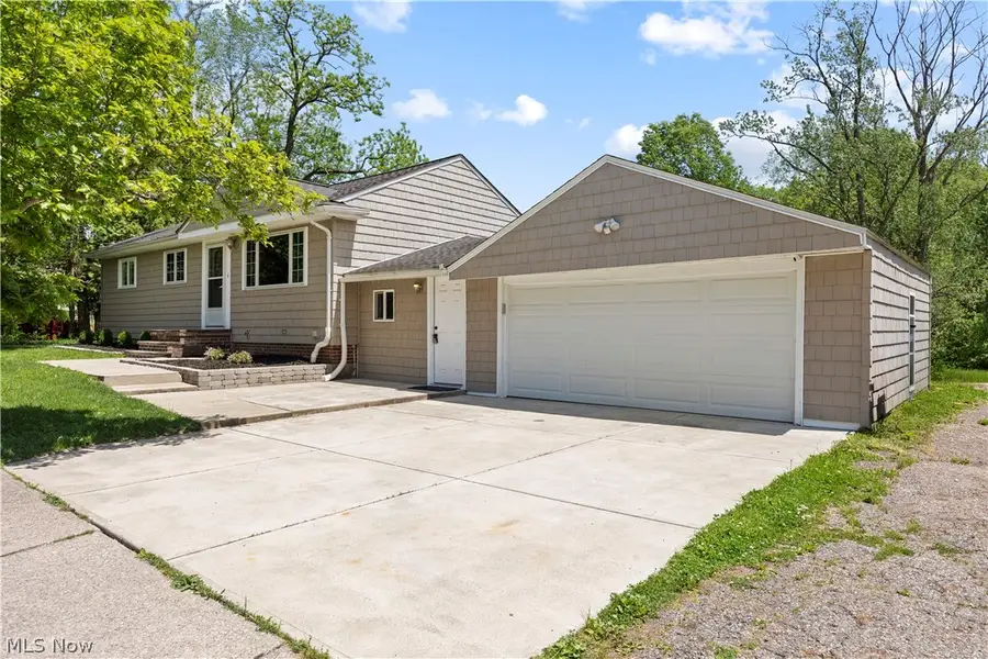 15665 Bennett Road, North Royalton, OH 44133 - #2