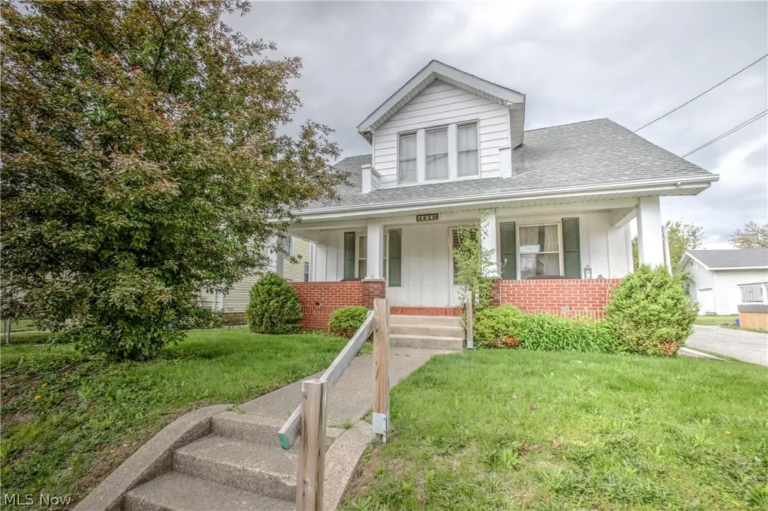 2829 8th Nw Street, Canton, OH 44708 - #1