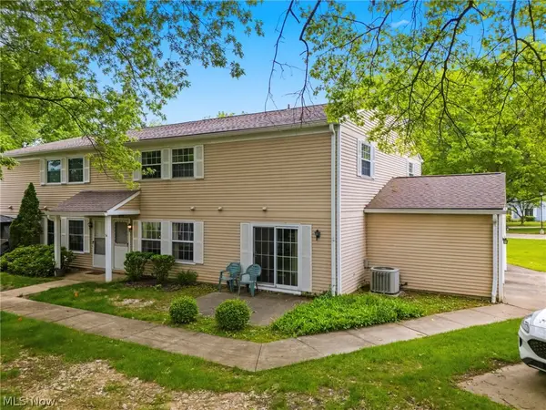 13622 Oakbrook Drive #3622, North Royalton, OH 44133