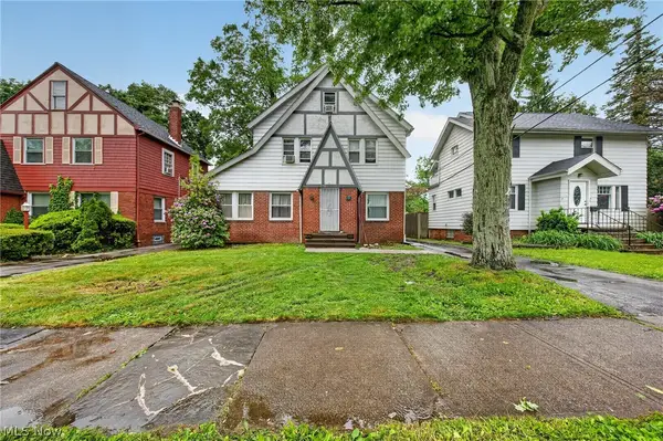 3954 Bluestone Road, Cleveland Heights, OH 44121