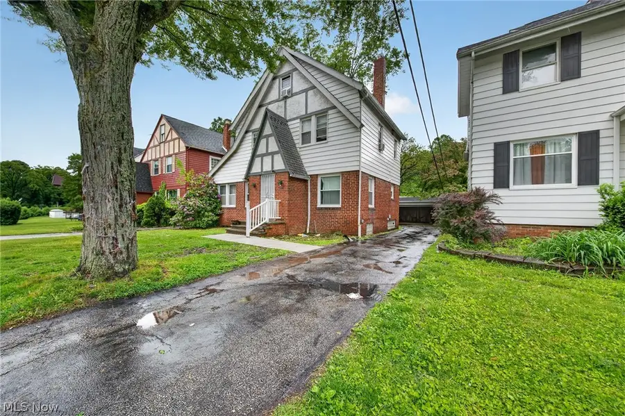3954 Bluestone Road, Cleveland Heights, OH 44121 - #2